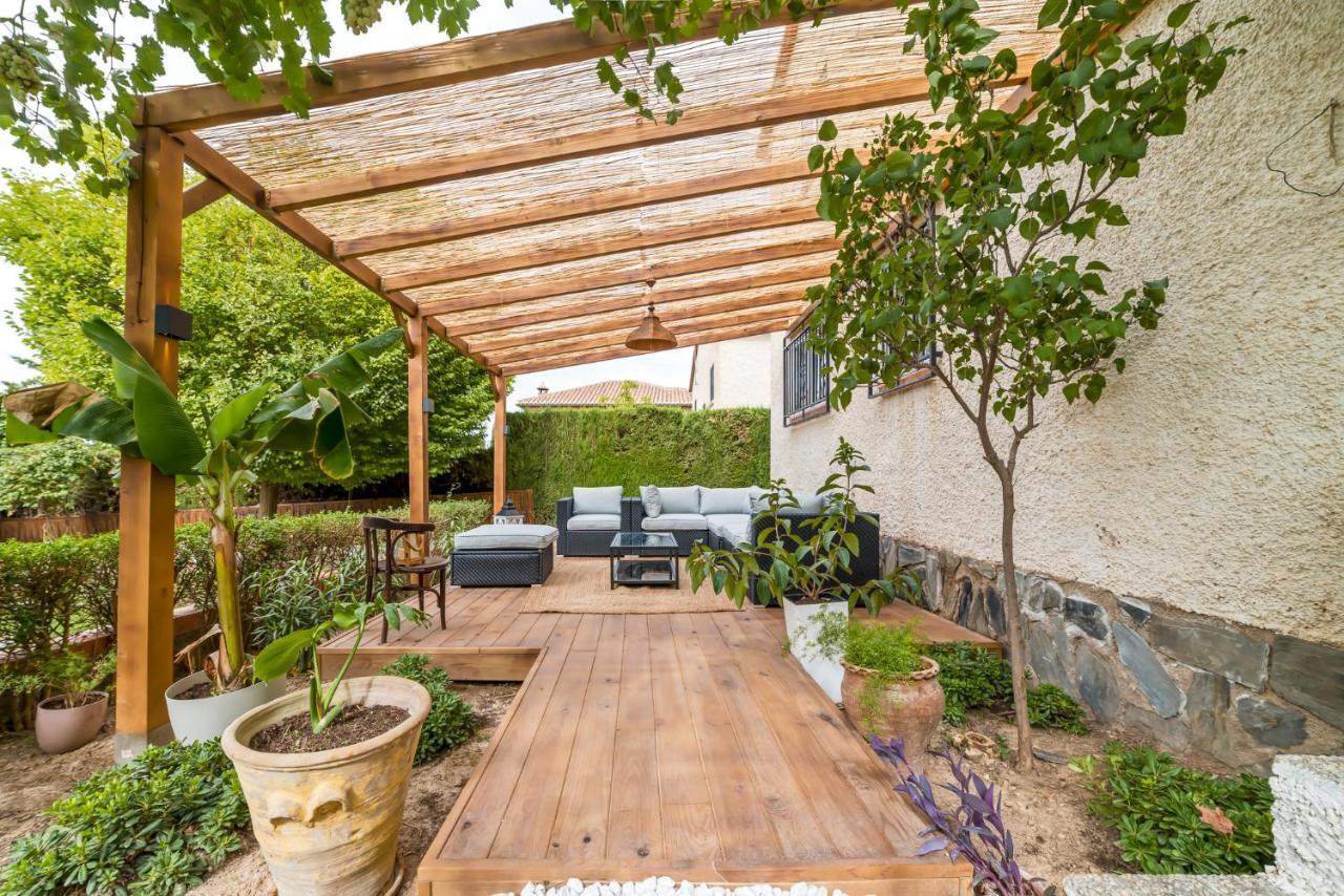 Chalet Con Piscina En Entorno Idilico La Zubia  Exteriér fotografie